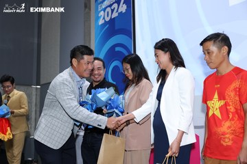 HO CHI MINH CITY NIGHT RUN EXIMBANK 2024 - Ảnh #1963516