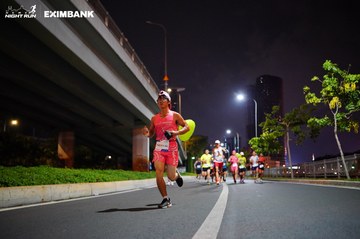 HO CHI MINH CITY NIGHT RUN EXIMBANK 2024 - Ảnh #1988750
