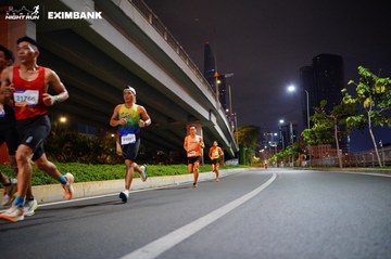 HO CHI MINH CITY NIGHT RUN EXIMBANK 2024 - Ảnh #1988420