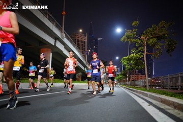 HO CHI MINH CITY NIGHT RUN EXIMBANK 2024 - Ảnh #1988981