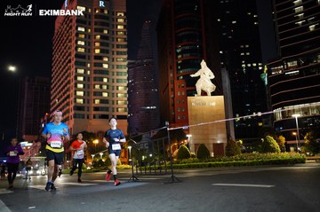 HO CHI MINH CITY NIGHT RUN EXIMBANK 2024 - Ảnh #1990152