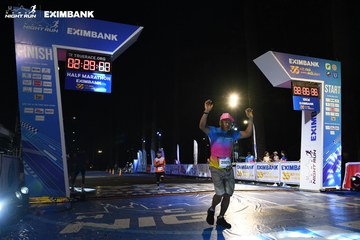 HO CHI MINH CITY NIGHT RUN EXIMBANK 2024 - Ảnh #2065498