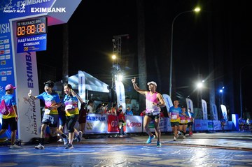 HO CHI MINH CITY NIGHT RUN EXIMBANK 2024 - Ảnh #2034769