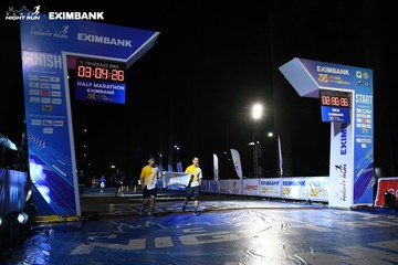 HO CHI MINH CITY NIGHT RUN EXIMBANK 2024 - Ảnh #2063480