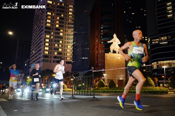 HO CHI MINH CITY NIGHT RUN EXIMBANK 2024 - Ảnh #1989527