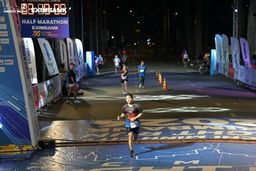 HO CHI MINH CITY NIGHT RUN EXIMBANK 2024 - Ảnh #2027423
