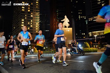 HO CHI MINH CITY NIGHT RUN EXIMBANK 2024 - Ảnh #1990263