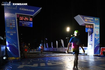HO CHI MINH CITY NIGHT RUN EXIMBANK 2024 - Ảnh #2059566