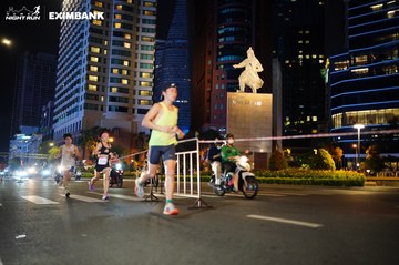 HO CHI MINH CITY NIGHT RUN EXIMBANK 2024 - Ảnh #1989196