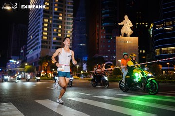 HO CHI MINH CITY NIGHT RUN EXIMBANK 2024 - Ảnh #1989015