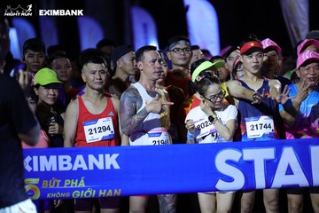 HO CHI MINH CITY NIGHT RUN EXIMBANK 2024 - Ảnh #1970232
