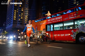 HO CHI MINH CITY NIGHT RUN EXIMBANK 2024 - Ảnh #1989108
