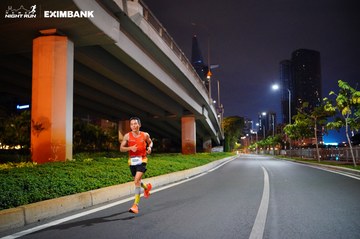 HO CHI MINH CITY NIGHT RUN EXIMBANK 2024 - Ảnh #1988469