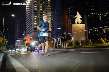 HO CHI MINH CITY NIGHT RUN EXIMBANK 2024 - Ảnh #1989370