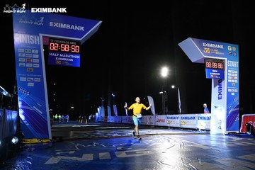 HO CHI MINH CITY NIGHT RUN EXIMBANK 2024 - Ảnh #2060537