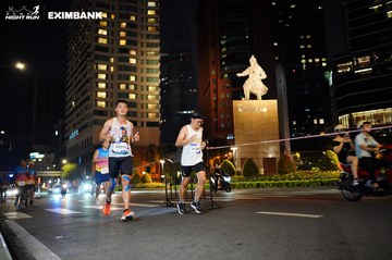 HO CHI MINH CITY NIGHT RUN EXIMBANK 2024 - Ảnh #1990960