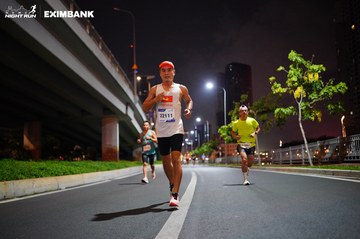 HO CHI MINH CITY NIGHT RUN EXIMBANK 2024 - Ảnh #1988730