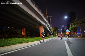 HO CHI MINH CITY NIGHT RUN EXIMBANK 2024 - Ảnh #1988806