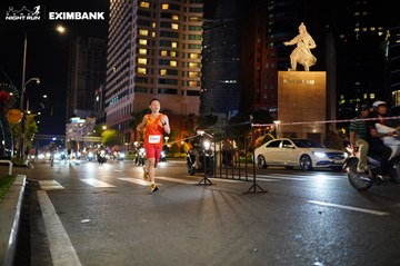 HO CHI MINH CITY NIGHT RUN EXIMBANK 2024 - Ảnh #1989056