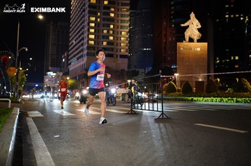 HO CHI MINH CITY NIGHT RUN EXIMBANK 2024 - Ảnh #1989049
