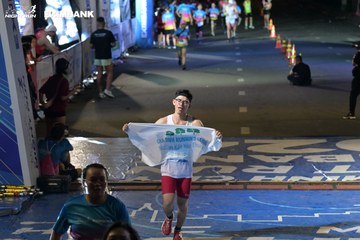 HO CHI MINH CITY NIGHT RUN EXIMBANK 2024 - Ảnh #2027703
