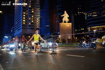 HO CHI MINH CITY NIGHT RUN EXIMBANK 2024 - Ảnh #1989114