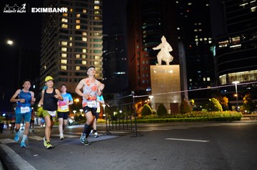 HO CHI MINH CITY NIGHT RUN EXIMBANK 2024 - Ảnh #1990901