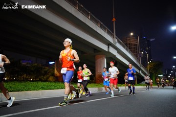 HO CHI MINH CITY NIGHT RUN EXIMBANK 2024 - Ảnh #1988888