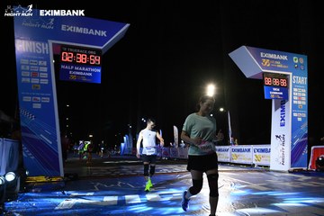 HO CHI MINH CITY NIGHT RUN EXIMBANK 2024 - Ảnh #2060074