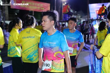 HO CHI MINH CITY NIGHT RUN EXIMBANK 2024 - Ảnh #2012444