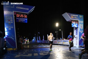 HO CHI MINH CITY NIGHT RUN EXIMBANK 2024 - Ảnh #2061261