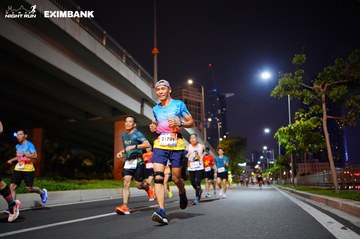 HO CHI MINH CITY NIGHT RUN EXIMBANK 2024 - Ảnh #1988858
