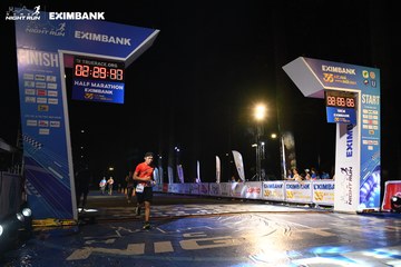 HO CHI MINH CITY NIGHT RUN EXIMBANK 2024 - Ảnh #2065188