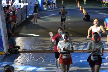 HO CHI MINH CITY NIGHT RUN EXIMBANK 2024 - Ảnh #2029045