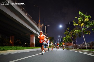 HO CHI MINH CITY NIGHT RUN EXIMBANK 2024 - Ảnh #1988668