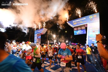 HO CHI MINH CITY NIGHT RUN EXIMBANK 2024 - Ảnh #1971090