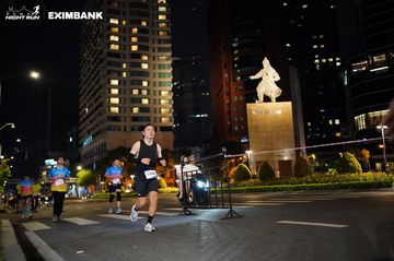 HO CHI MINH CITY NIGHT RUN EXIMBANK 2024 - Ảnh #1991554