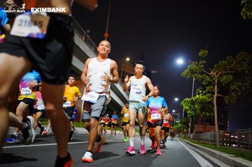 HO CHI MINH CITY NIGHT RUN EXIMBANK 2024 - Ảnh #1988950