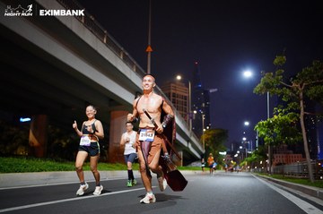 HO CHI MINH CITY NIGHT RUN EXIMBANK 2024 - Ảnh #1988908