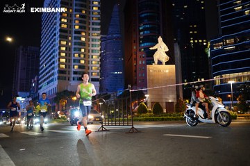 HO CHI MINH CITY NIGHT RUN EXIMBANK 2024 - Ảnh #1989479