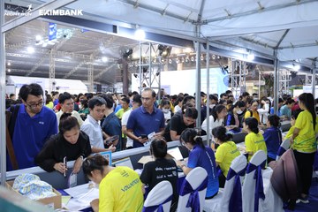 HO CHI MINH CITY NIGHT RUN EXIMBANK 2024 - Ảnh #1964754