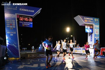 HO CHI MINH CITY NIGHT RUN EXIMBANK 2024 - Ảnh #2065496
