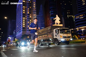 HO CHI MINH CITY NIGHT RUN EXIMBANK 2024 - Ảnh #1989861