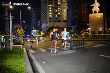 HO CHI MINH CITY NIGHT RUN EXIMBANK 2024 - Ảnh #1990469
