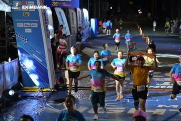 HO CHI MINH CITY NIGHT RUN EXIMBANK 2024 - Ảnh #2031218