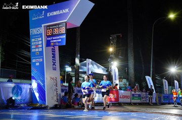 HO CHI MINH CITY NIGHT RUN EXIMBANK 2024 - Ảnh #2033138