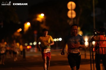 HO CHI MINH CITY NIGHT RUN EXIMBANK 2024 - Ảnh #2159430