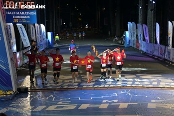 HO CHI MINH CITY NIGHT RUN EXIMBANK 2024 - Ảnh #2027761