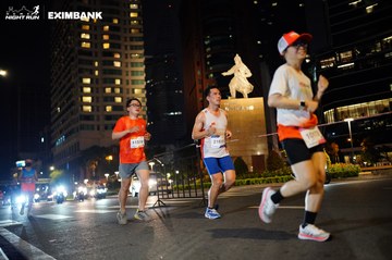 HO CHI MINH CITY NIGHT RUN EXIMBANK 2024 - Ảnh #1989611