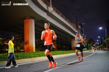 HO CHI MINH CITY NIGHT RUN EXIMBANK 2024 - Ảnh #1988588